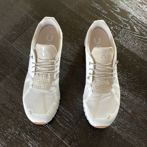 On Cloud running shoes. Size 14. Like new